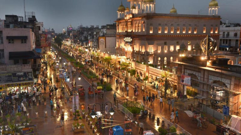 Imperial India Exploring the Mughal Legacy and Modern Identity_edulux-travel_01 (5)